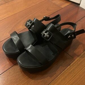 H&M Divided Flatform Sandals with Buckle Detail 38